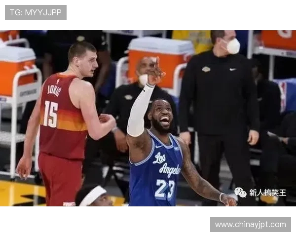 快船大战勇士巅峰对决两大豪强争锋鏖战勇夺西部霸主之位 快船大战勇士巅峰对决两大豪强争锋鏖战勇夺西部霸主之位