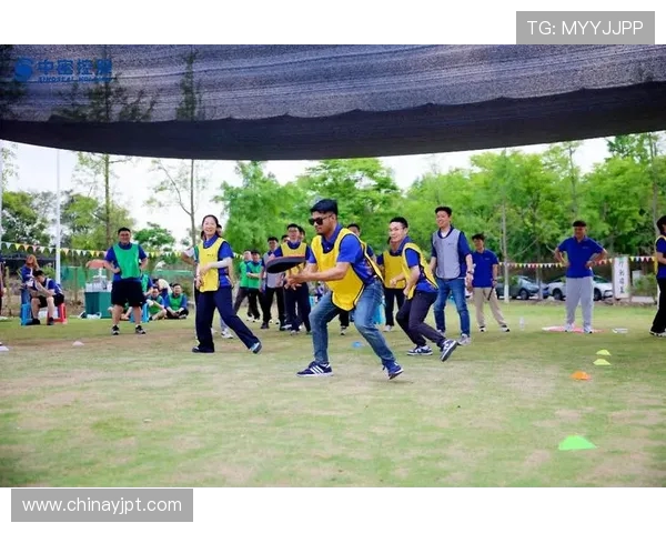 西安飞盘队创新包夹战术助力团队协作与竞技水平提升