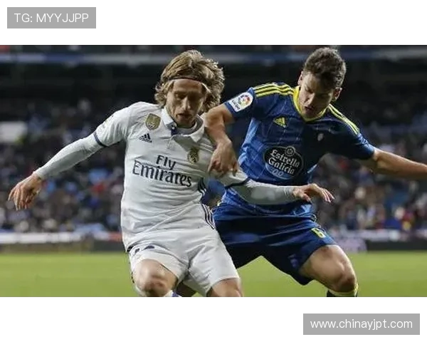 尼奥尔与亚眠激战正酣谁能在这场较量中笑到最后